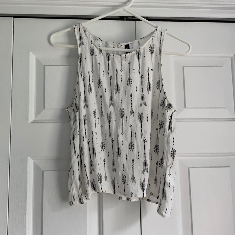 White, open back, arrow pattern tank top